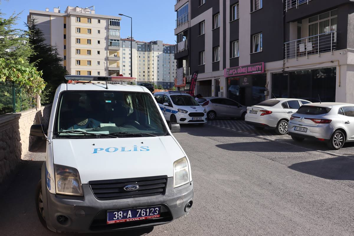 kayseri-talas-kiraci-gitti-cop-ev-kaldi-7