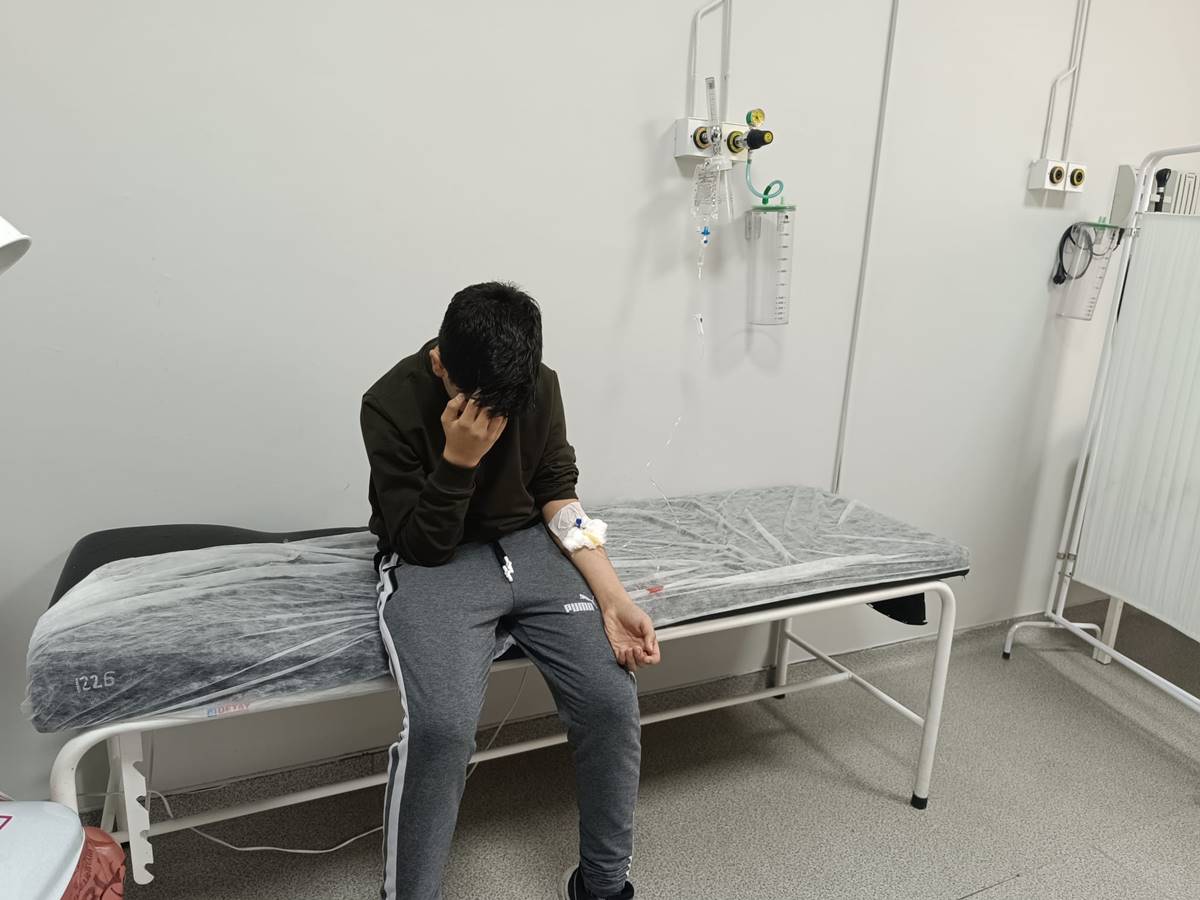 kamyonetin-kasasindan-dusen-kovandan-cikan-arilar-mahalleyi-istila-etti-4