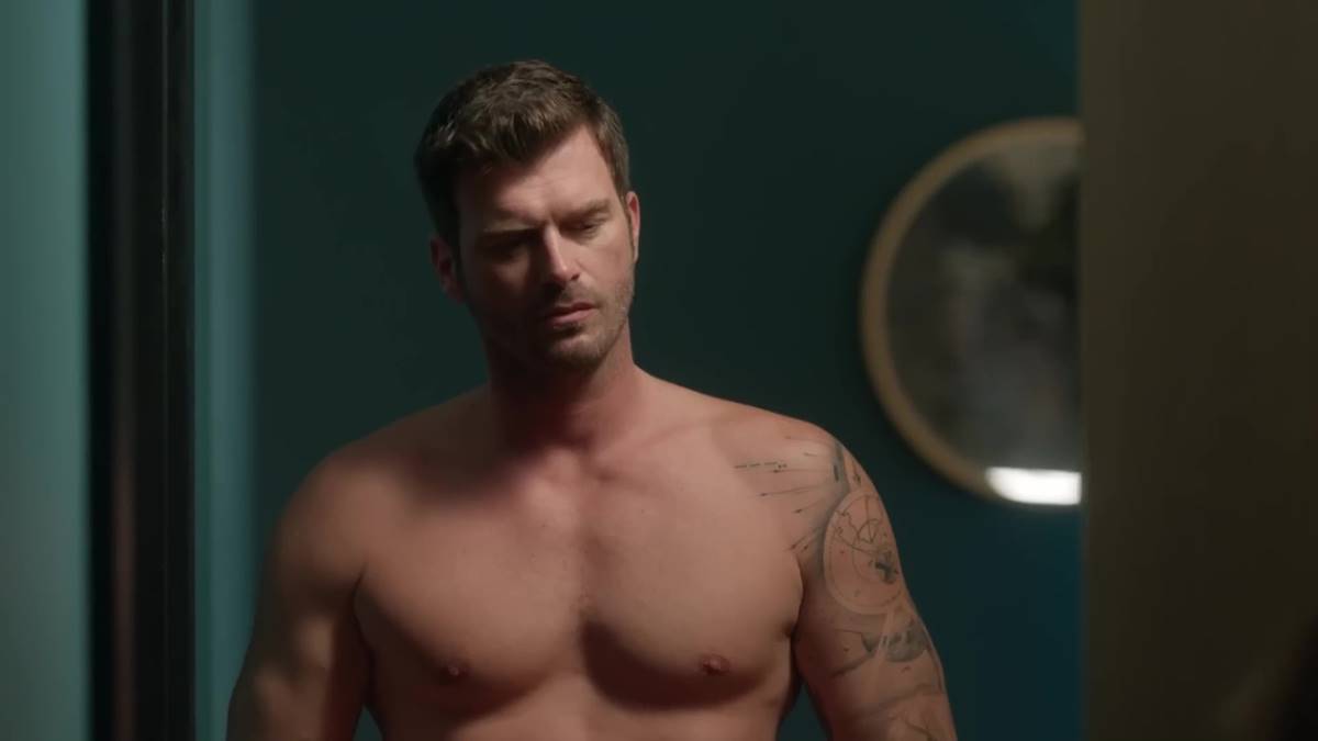 kivanc-tatlitug-serenay-sarikaya-aile-dizis-sevisme-sahnesi-yatak-odasi-sahnesi-1