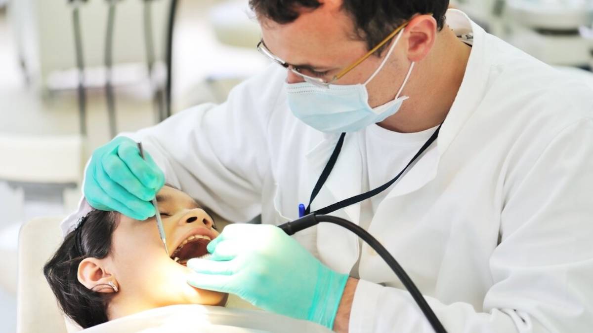 aile-dis-hekimligi-mujdesi-discinizi-ogrenmek-artik-bir-tik-uzakta-artik-herkesin-kendi-dis-doktoru-olacak-1