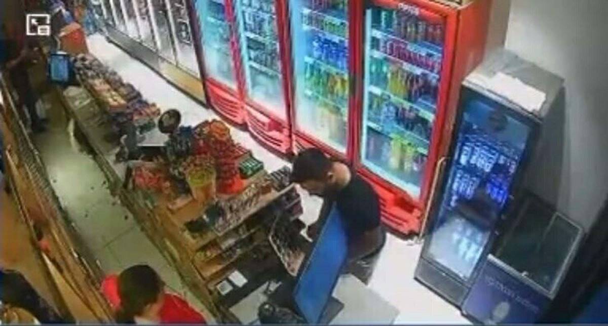 sahibinin-haberi-var-dedi-sokmeye-calisti-1