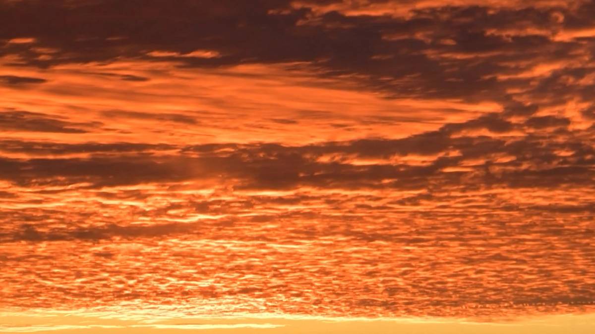 once-van-simdi-istanbulda-goruldu-gokyuzunu-goren-hayrete-dustu-herkes-gorsel-solen-diyor-ama-nedeni-bakin-ne-cikti-2