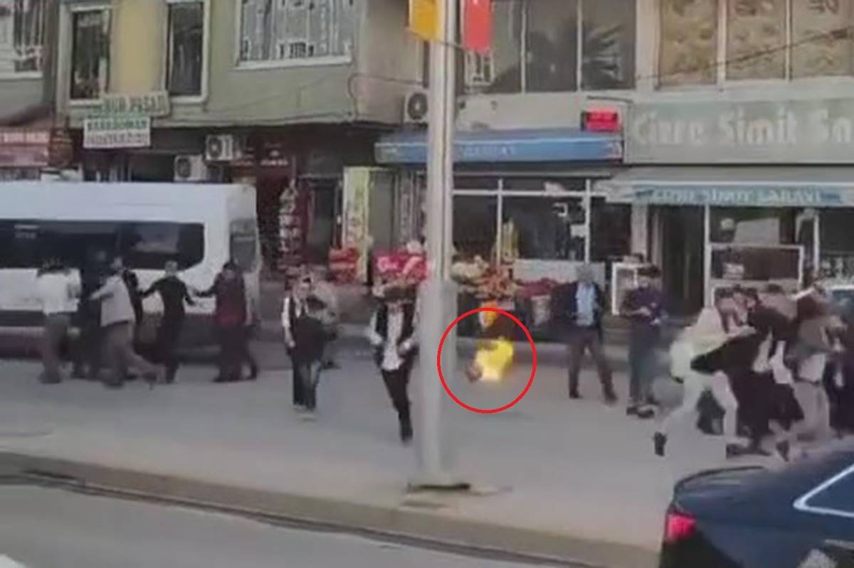 sirnak-cizre-alev-alan-tupu-balkondan-atti-2