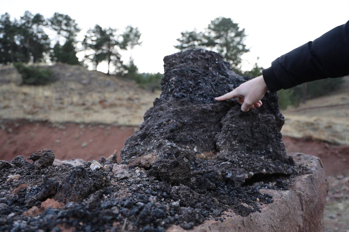 sivas-susehri-karacaoren-koyu-petrol-katran-baba-turbesi-8