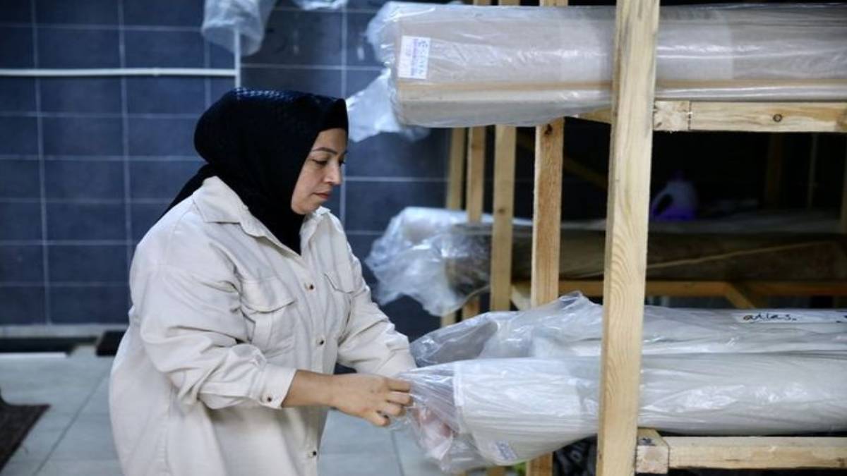 hali-yikamaci-haliyi-acinca-sok-oldu-icinden-kilo-kilo-altin-cikti-ilk-once-cope-atmisti-sonra-1