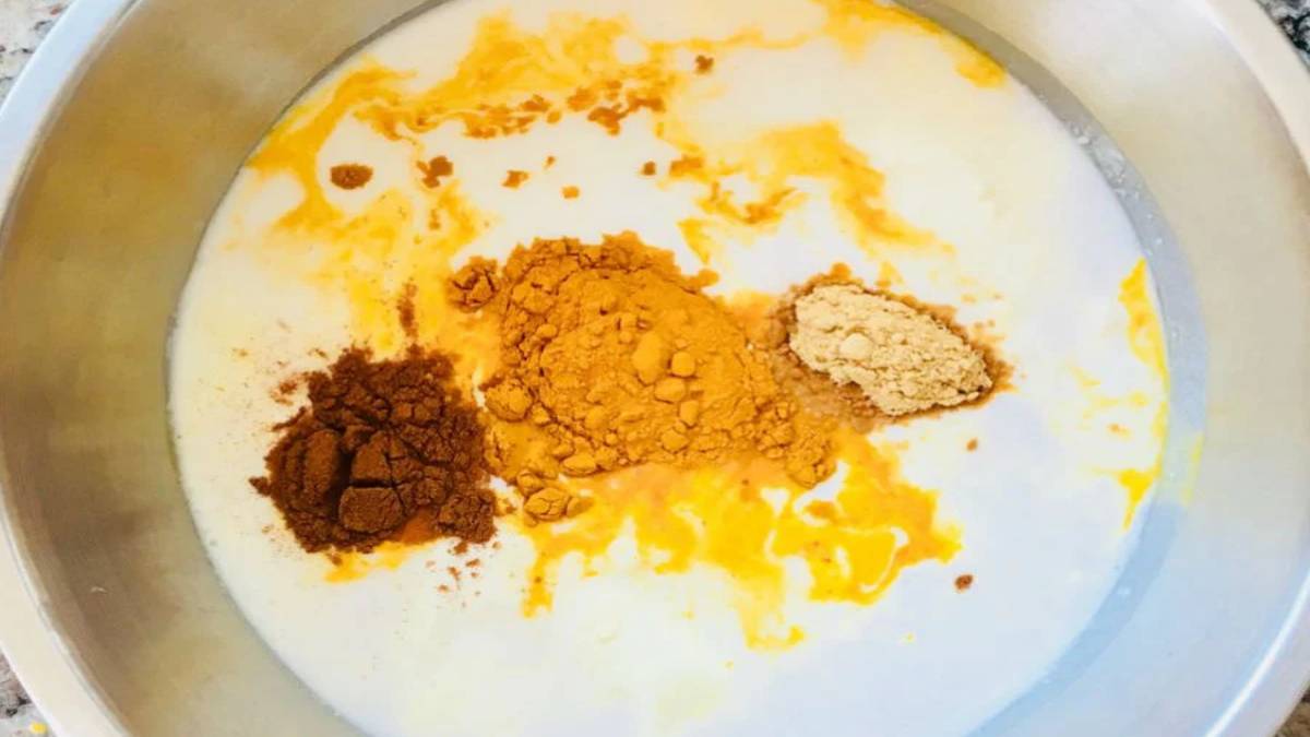 yogurdun-icerisine-bir-kasik-siyah-cay-atip-kasik-kasik-tuketin-faydasini-duyunca-cok-sasiracaksiniz-1