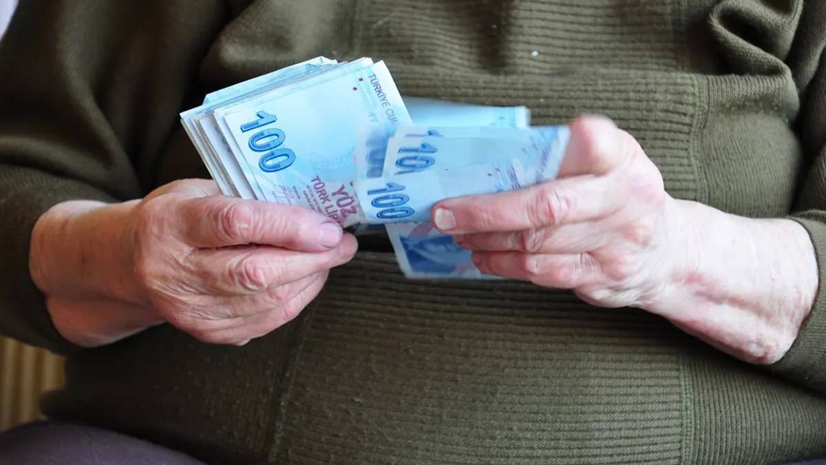 erdogandan-onlara-da-5-bin-tl-ikramiye-verin-talimati-yuzbinlerce-emekliye-mujde-1