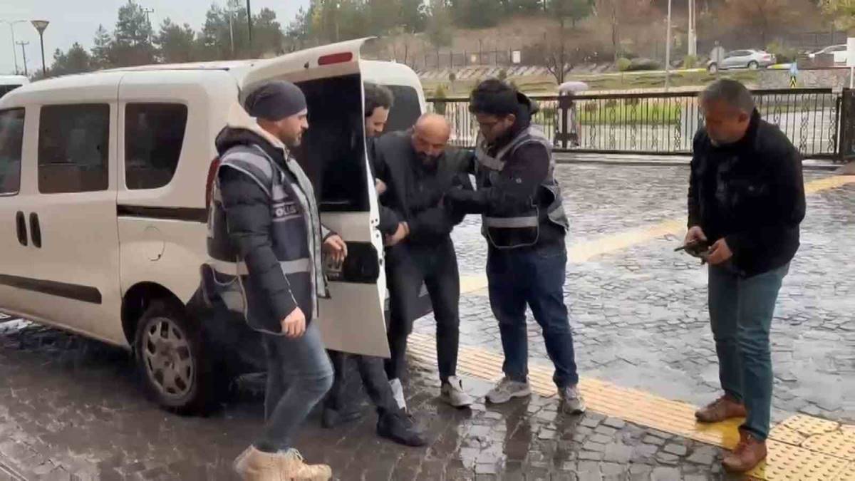 sahte-arac-ilanlariyla-onlarca-kisiyi-dolandirmis-1