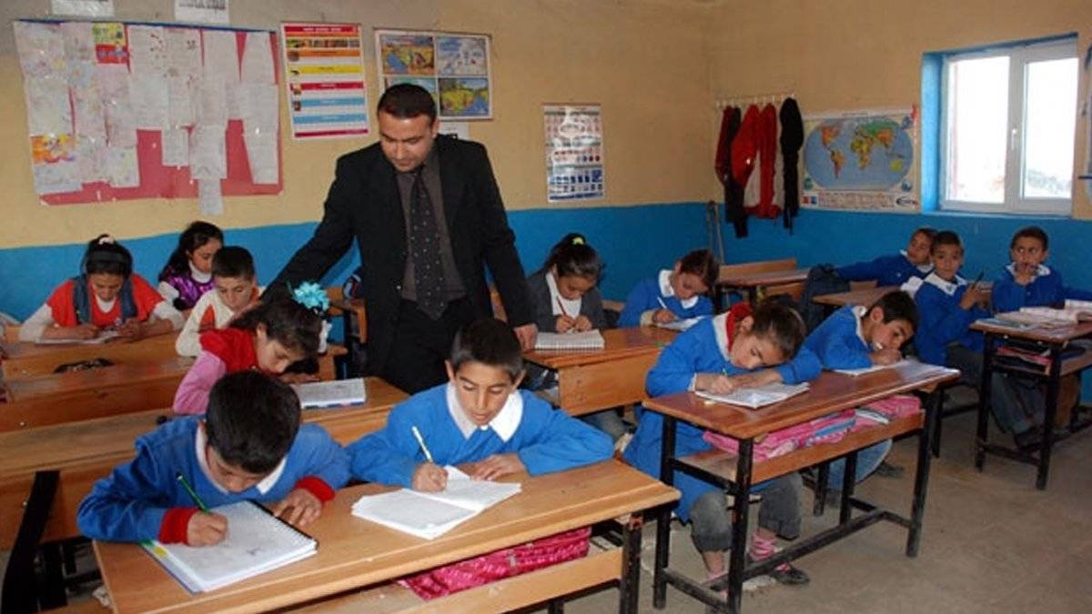 yargitay-ek-ders-ucretiyle-ilgili-noktayi-koydu-yuzbinlerce-ogretmene-iyi-haber-1