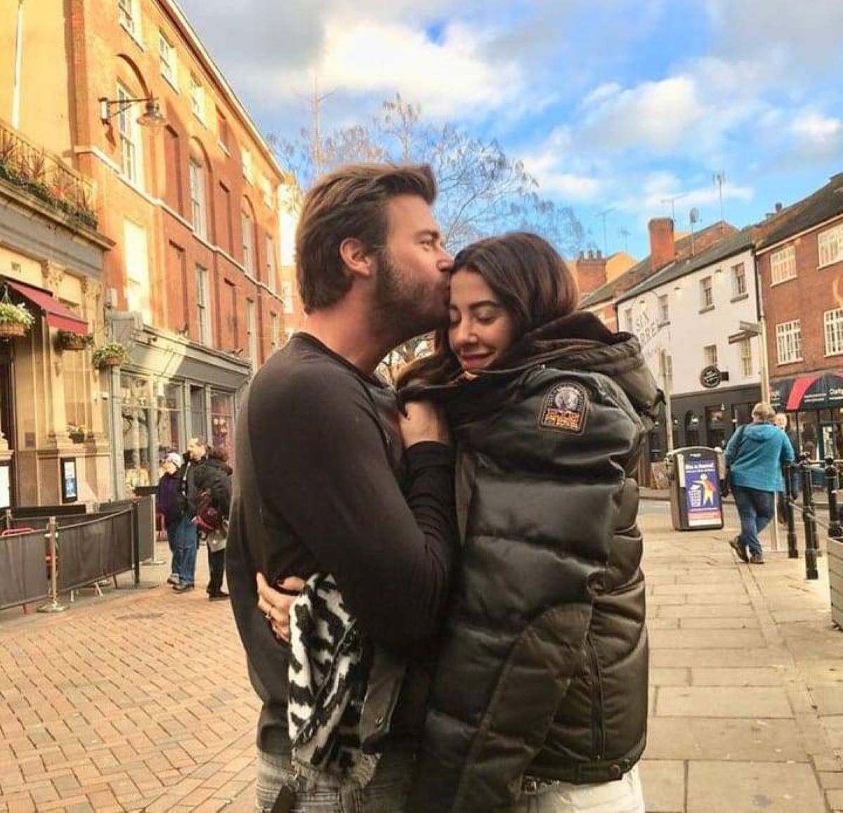 kivanc-tatlitug-ve-basak-dizer-cifti