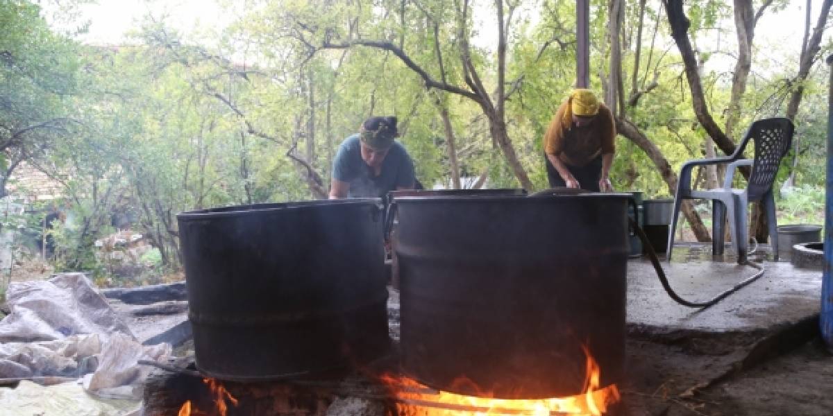 tas-degirmende-at-gucuyle-uretim-1