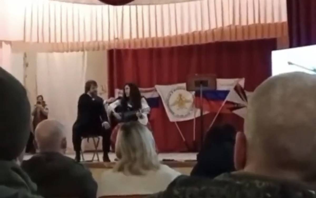 polina-menshikh-sarki-soylerken-olduruldu-1