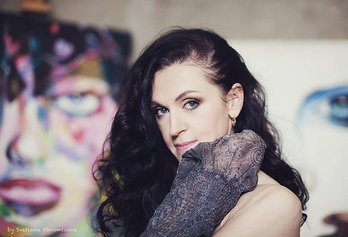 polina-menshikh-sarki-soylerken-olduruldu-3