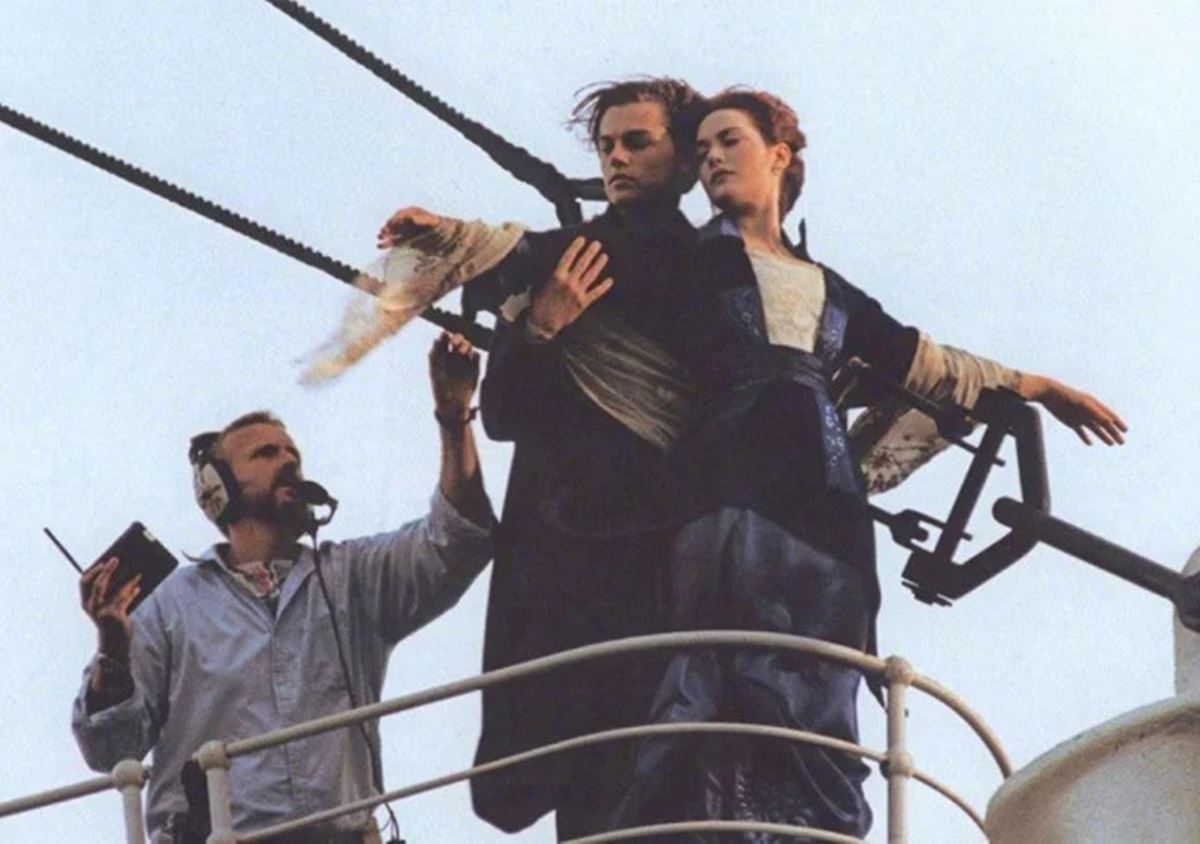 titanic-im-flying-behind-the-scenes.jpg