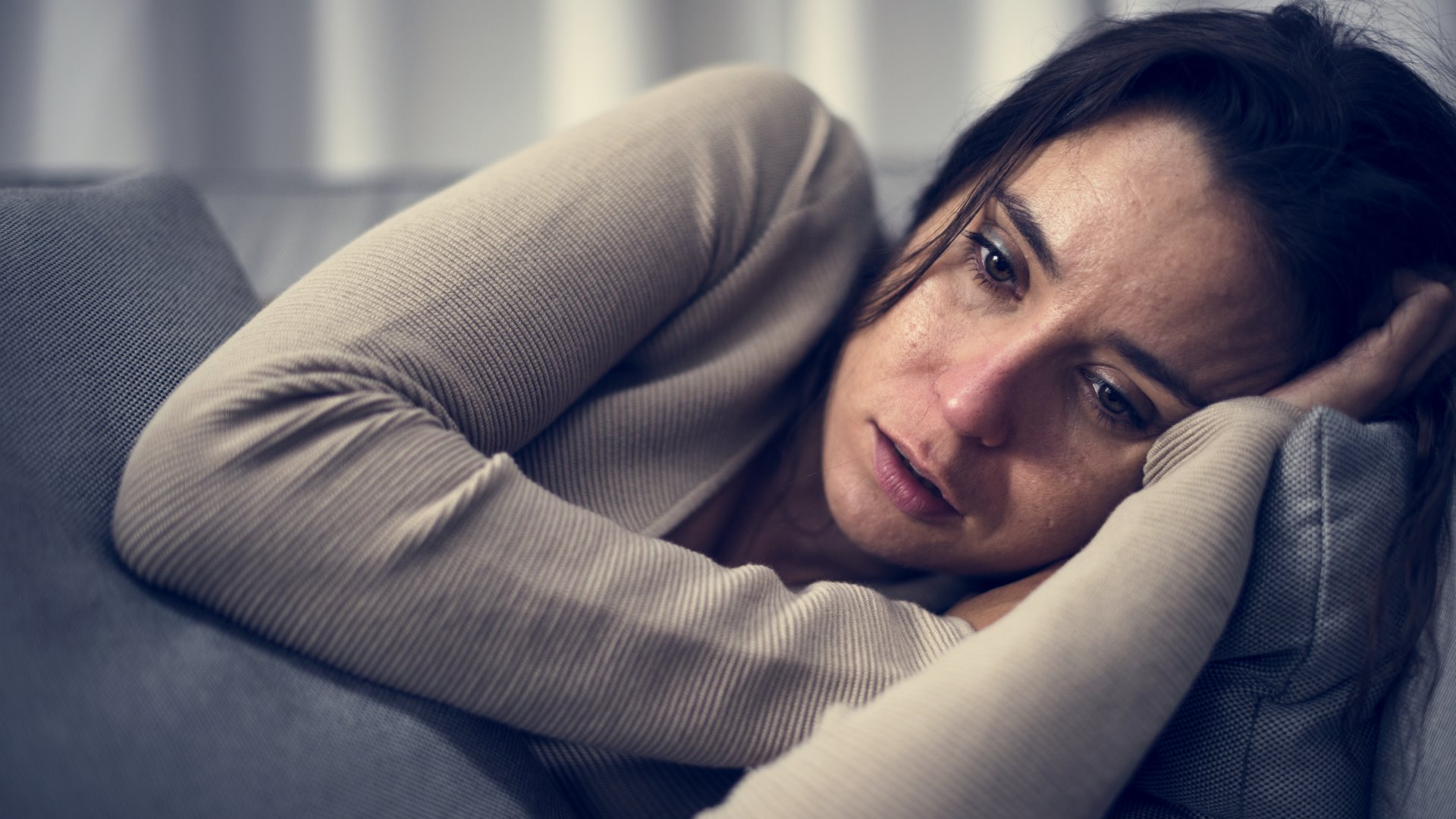 depressed-woman-p8hbruf.jpg