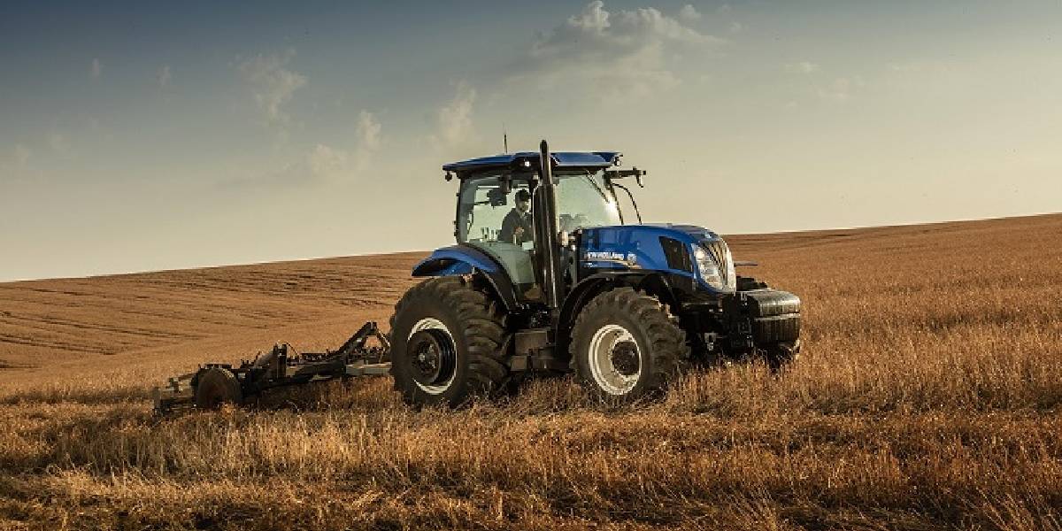 new-holland-traktor-2.jpg