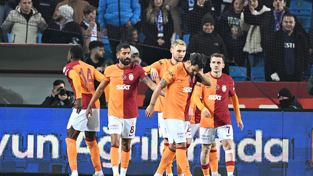 Galatasaray, Trabzonspor'u farklı yendi: Zaha şov yaptı