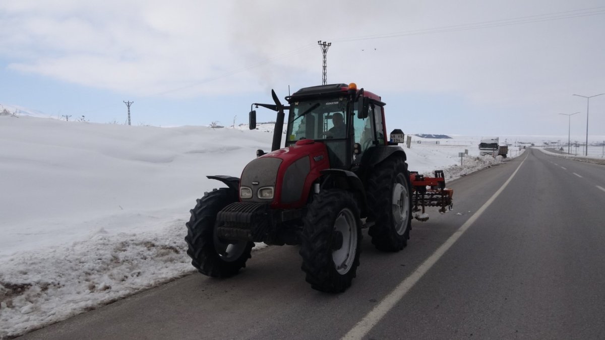traktorle-700-kilometre-yol-gitti-2.jpg