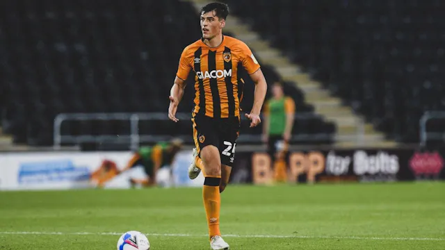 football-defender-jacob-greaves-in-a-match-for-hull-city-wearehullcity-22514925f0.webp