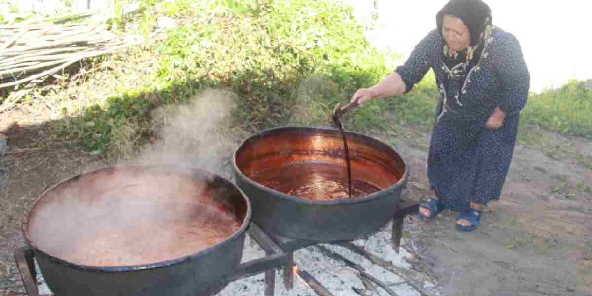 orduda-dut-pekmezi-yapimi.jpg