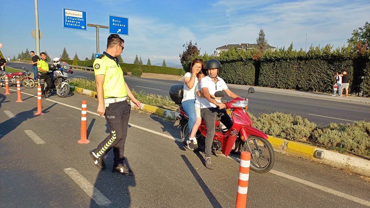 duzce-son-dakika-haberleri-trafik-cevirme-denetim-3.jpg