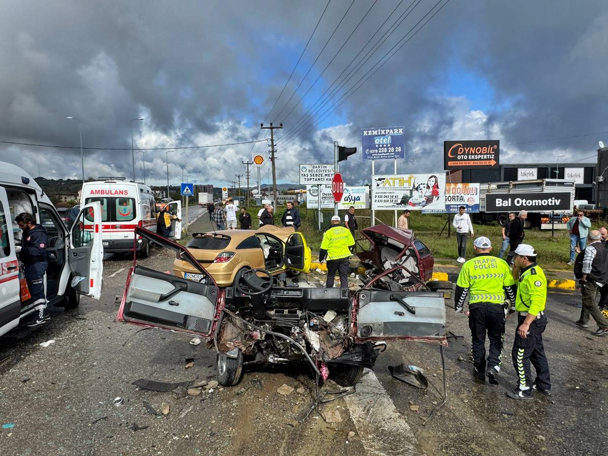 bartin-son-dakika-haberleri-trafik-kazasi-izle-2.jpg