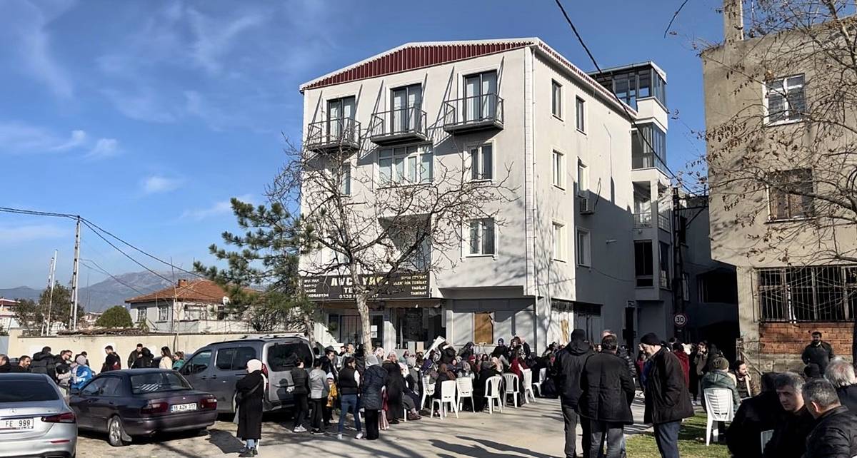 nese-ozkan-kimdir-neden-oldu-kac-yasinda-cocugu-var-mi-esi-kim-2.jpg