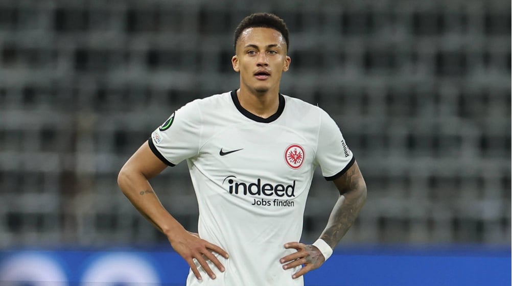 tuta-eintracht-frankfurt-2024-1708168572-129632.jpg