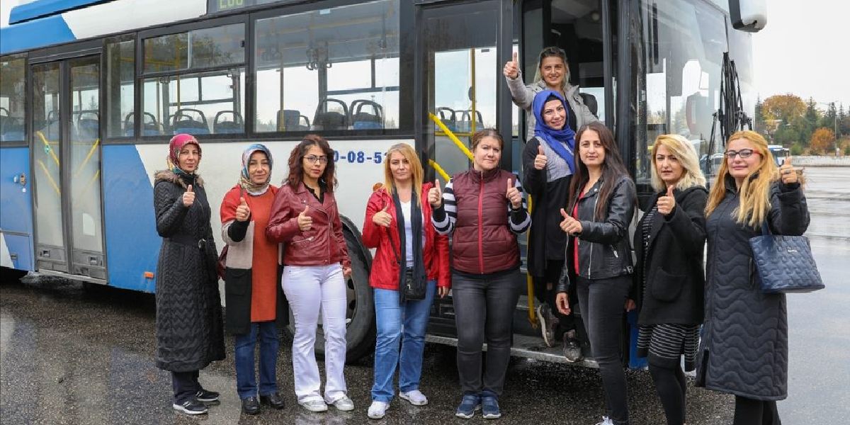 ankarada-kadinlara-istedikleri-durakta-inme-hakki-1.jpg