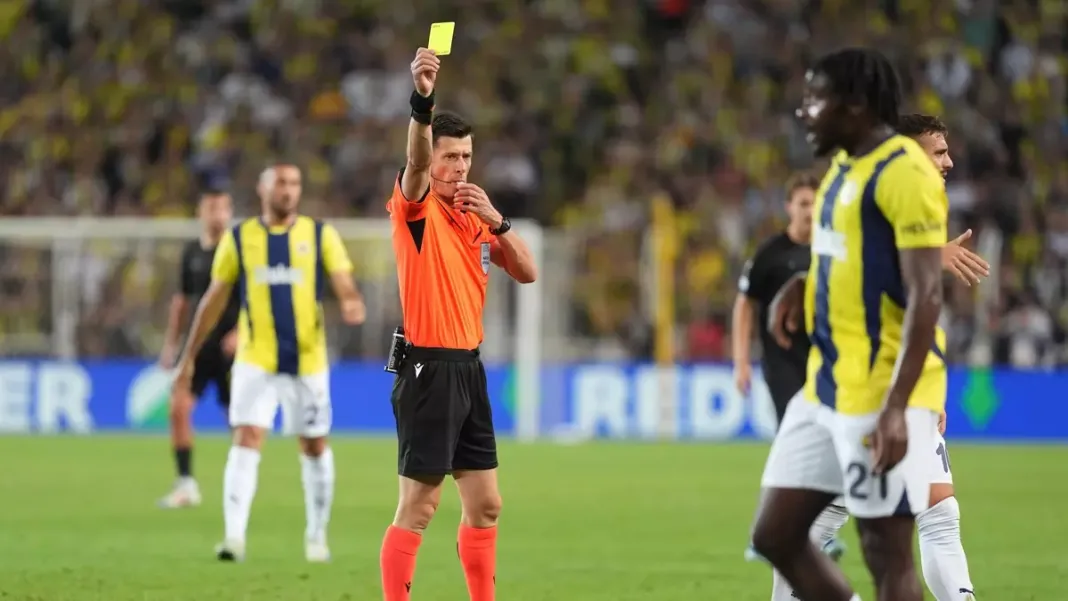 t25-osayi-samuelin-fenerbahce-692-jpg.webp