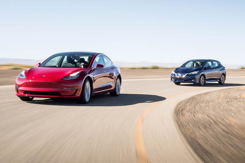 nissan-leaf-sl-tesla-model-3.jpg