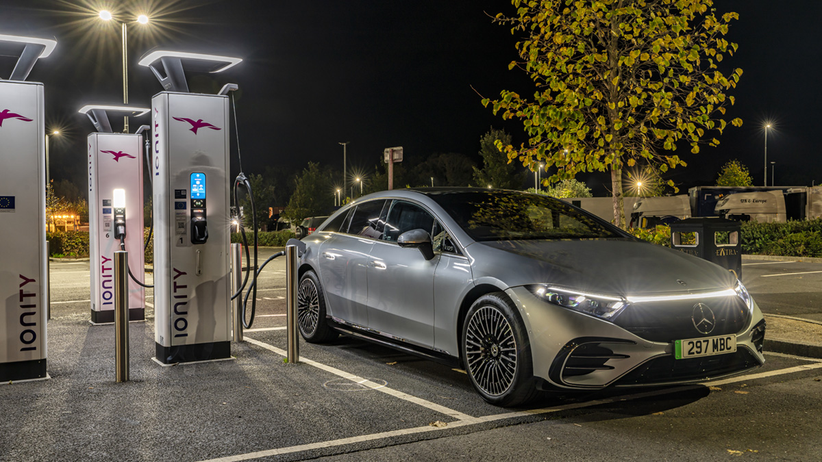 mercedes-eqs-static-charging.jpg
