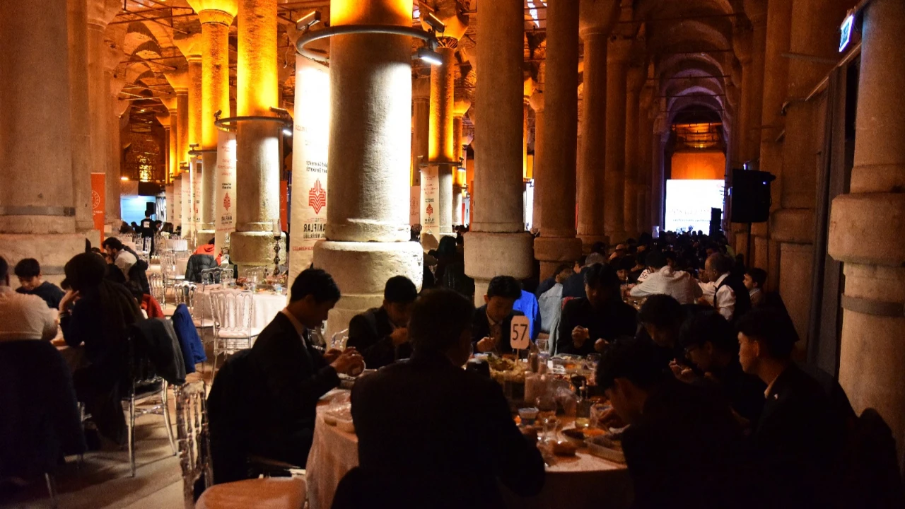 ramazanda-81-ilde-iftar-sofrasi-vakiflar-genel-mudurlugu-duyurdu-kspw.webp