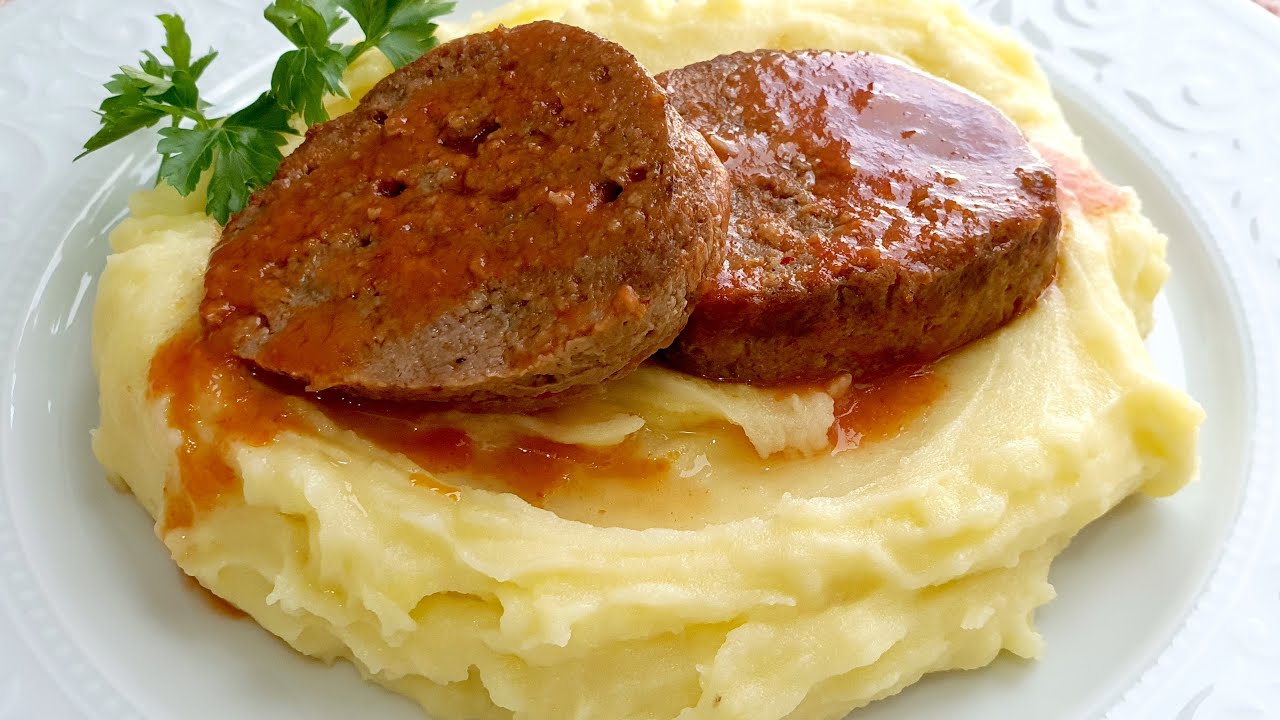 patates-puresi-yataginda-rosto-kofte-tarifi.jpg