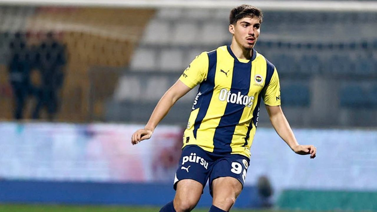 yusuf-akcicek-kimdir-kac-yasinda-fenerbahcenin-genc-oyuncusuna-mourinhodan-ovguler-17364888662881.jpg