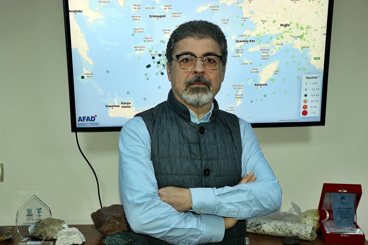 ege-denizinde-volkanik-patlama-olur-mu-tsunami-olur-mu-deprem-riski-var-mi-1.jpg