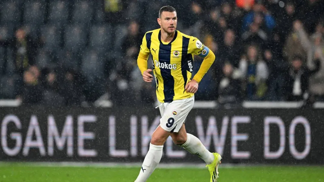 fenerbahcede-en-skorer-oyuncu-edin-dzeko-oldu.webp