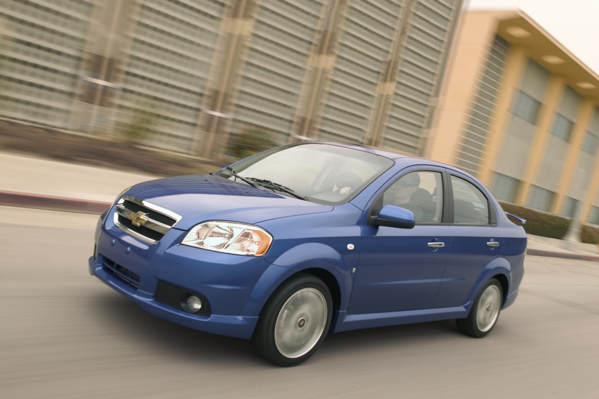 chevy-aveo-manu-07-04.jpg