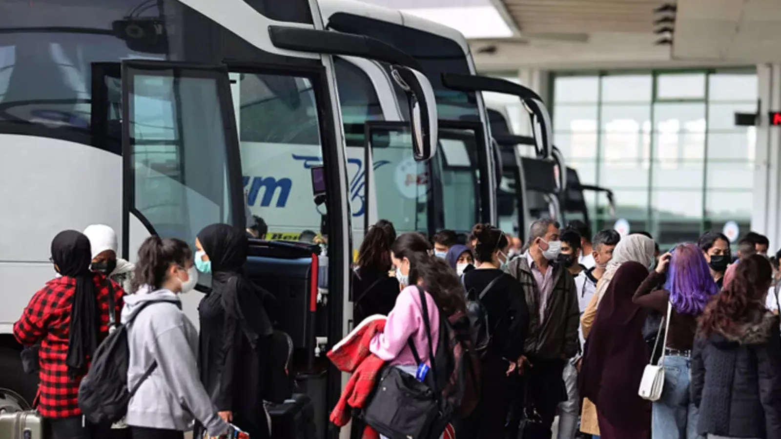 bayram-tatili-icin-otobus-biletleri-tukendi-efml.webp