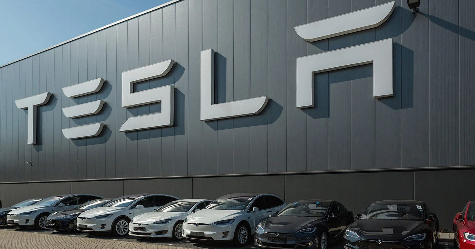 tesla-155-bin-dolar-para-cezasina-carptirildi-1.jpg