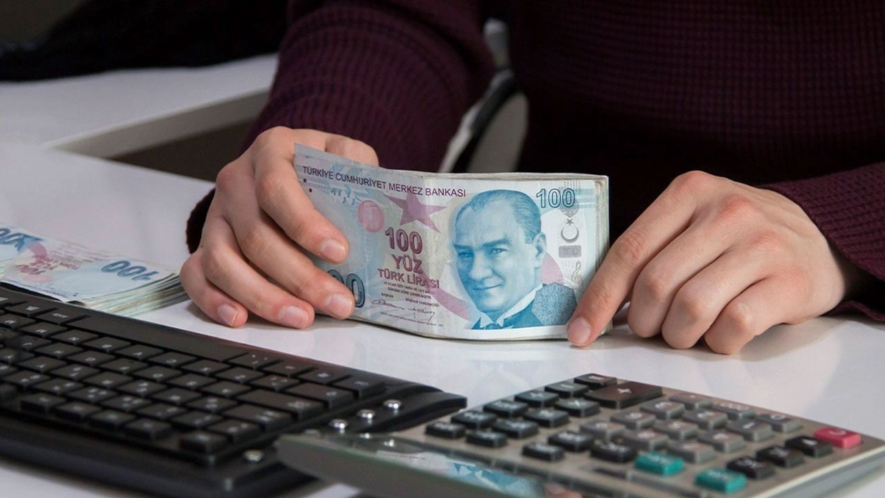 resmi-tatil-takvimi-29-ekimde-bankalar-acik-olacak-mi-17301049499088.jpg
