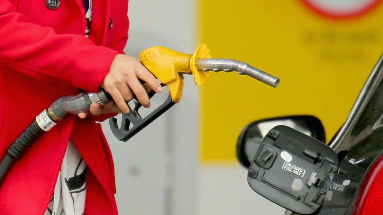 motorin-fiyatinda-dev-indirim-pompaya-yansidi-benzine-zam-var-mi-25-temmuz-2024-akaryakit-fiyatlari-pbsi.webp