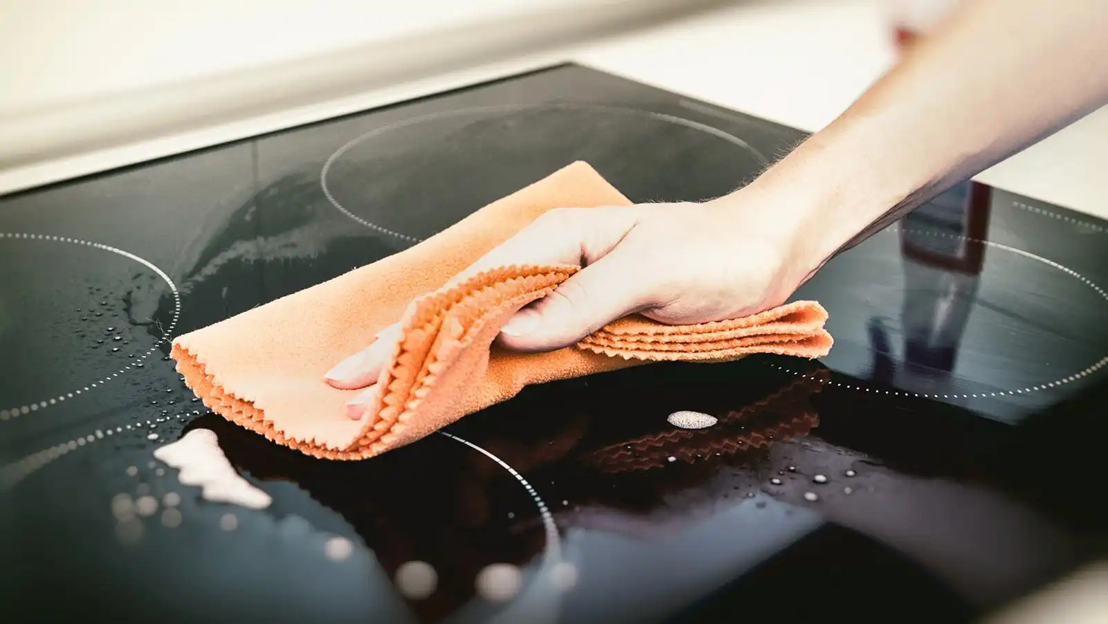 gettyimages-cleaning-1.webp