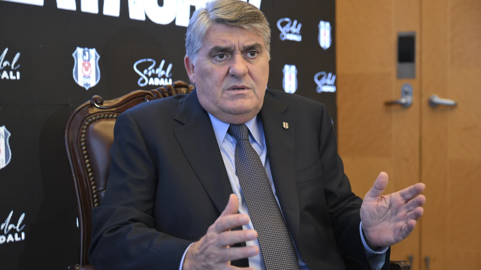 serdar-adali-taraftar-beni-sever-eke9.webp