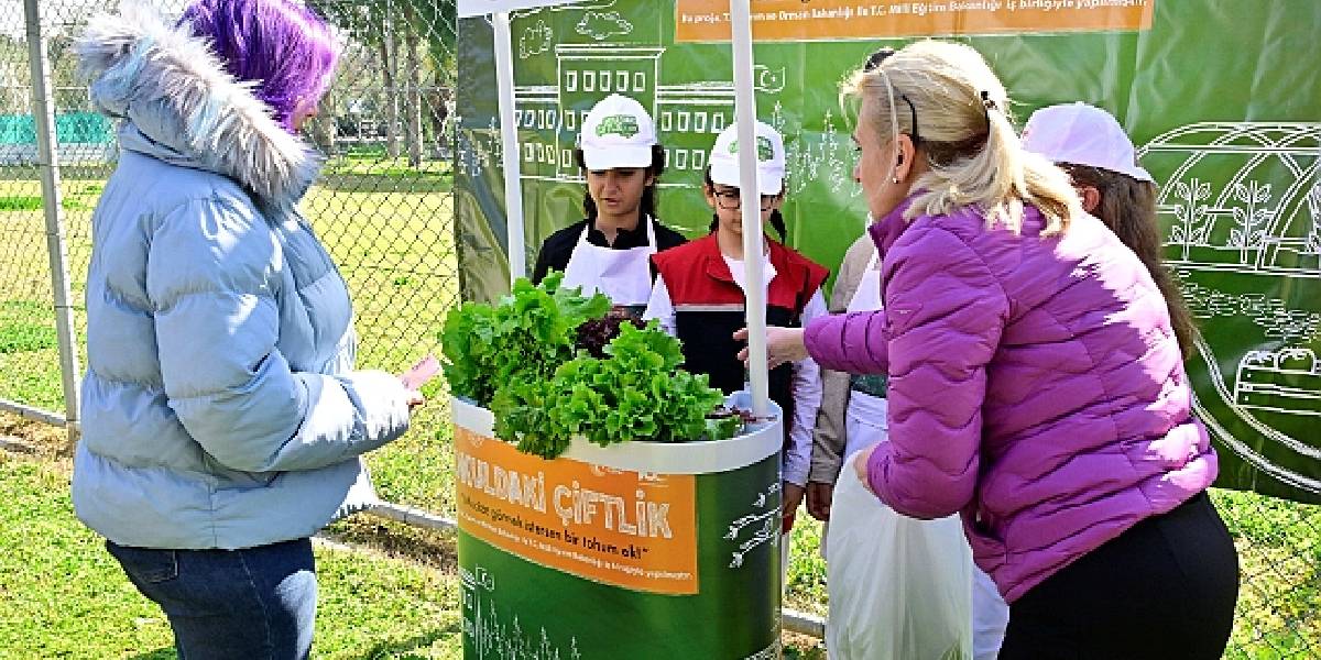 izmirde-ogrenci-hasadi-2