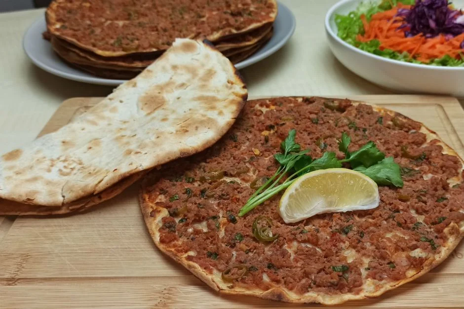 lavastan-lahmacun-tarifdefteri