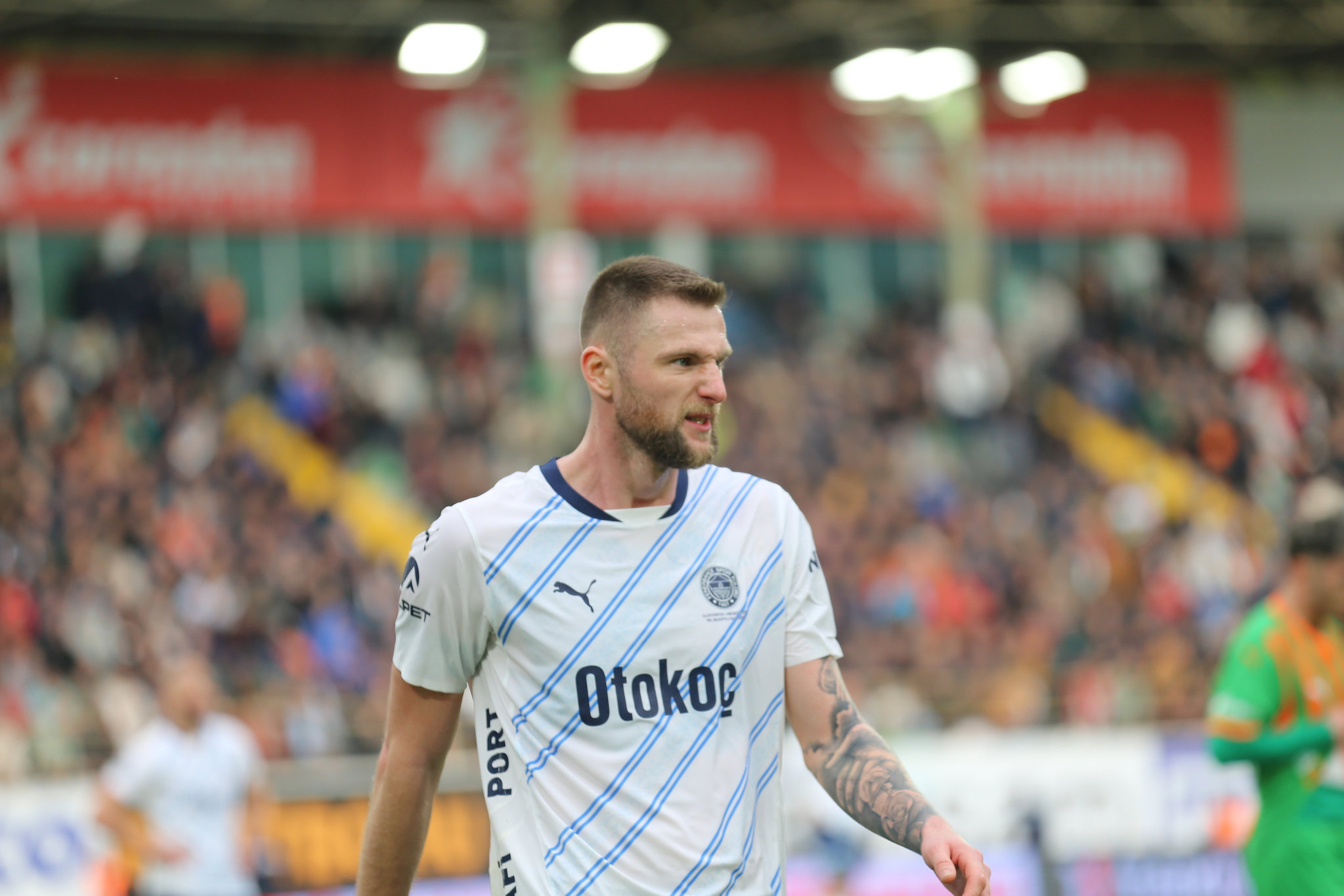 fenerbahcede-milan-skriniar-gelismesi-gelir-gelmez-gidiyor-mu-1739691607646