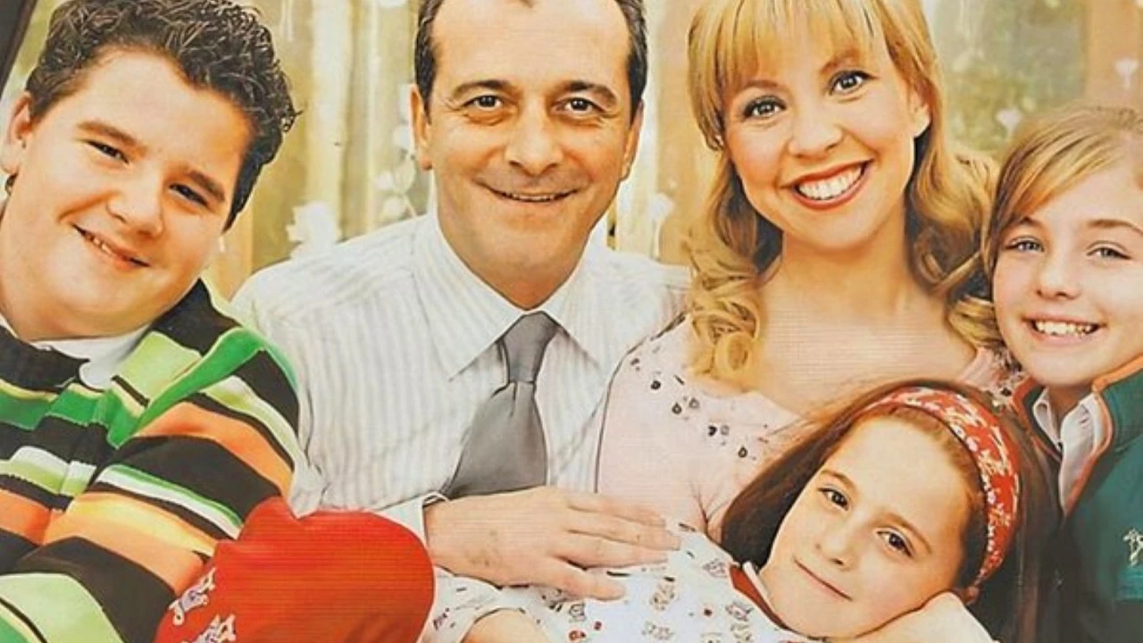 sihirli-annem-geri-donuyor-eski-kadro-yillar-sonra-beyaz-perdede-jpi2