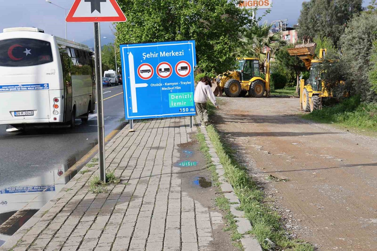 bu-levhayi-buraya-kim-dikti-1280x853