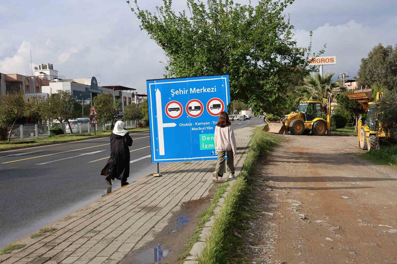 en-ilginc-yol-levhasi-1280x853